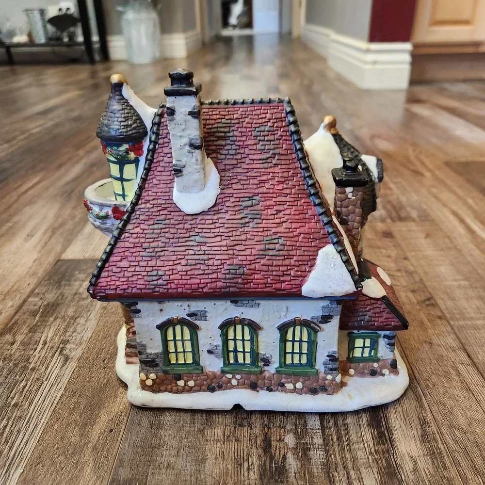 Santa's Workshop Illuminated Christmas Village House Ceramic Fiber Optic Xmas